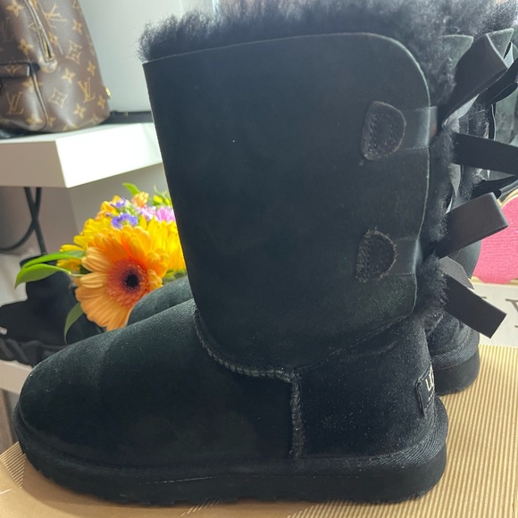 BAILEY UGG BOOTS - Picture 3 of 5